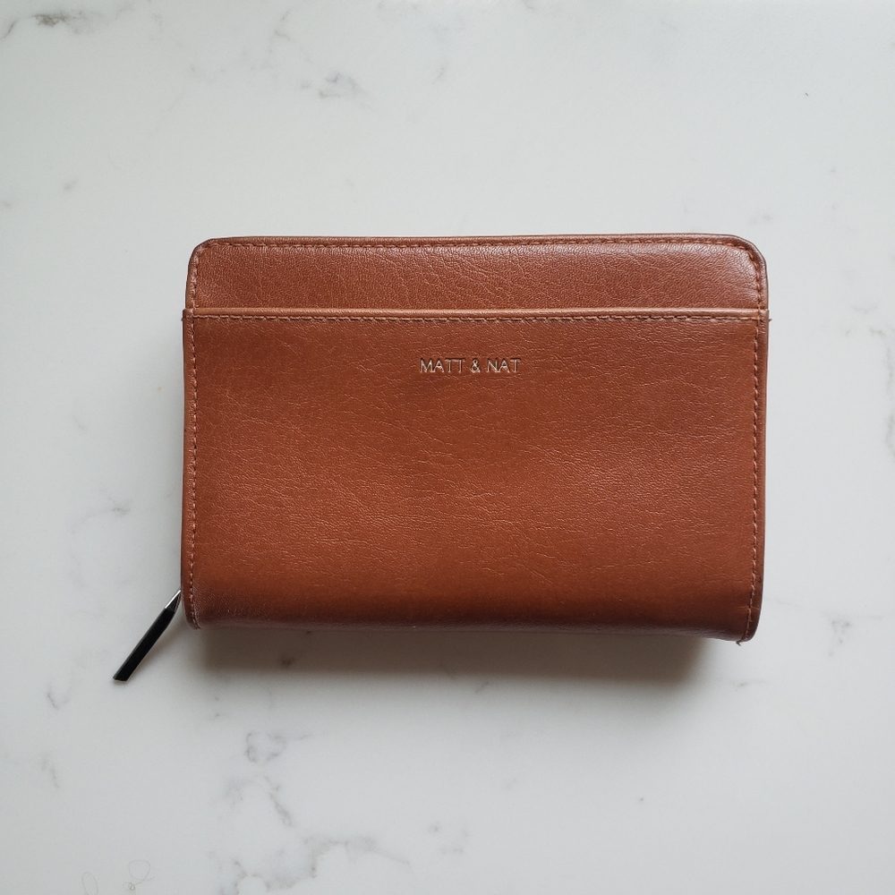 Matt and Natt Vegan Leather Wallet Brown Pebbled Zip Fold Card Slots